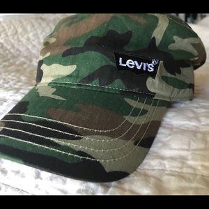Levi’s branded army style hat